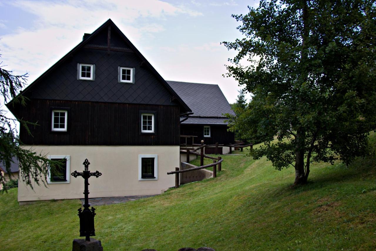 Chaloupka Slamenka Villa Loučná pod Klínovcem Kültér fotó