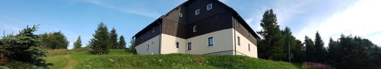 Chaloupka Slamenka Villa Loučná pod Klínovcem Kültér fotó