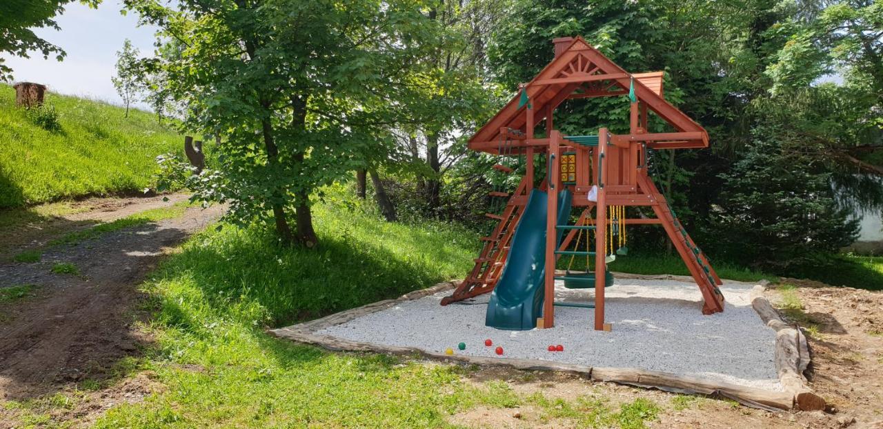 Chaloupka Slamenka Villa Loučná pod Klínovcem Kültér fotó
