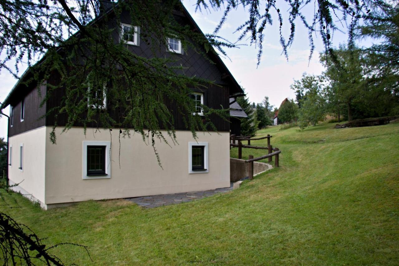 Chaloupka Slamenka Villa Loučná pod Klínovcem Kültér fotó