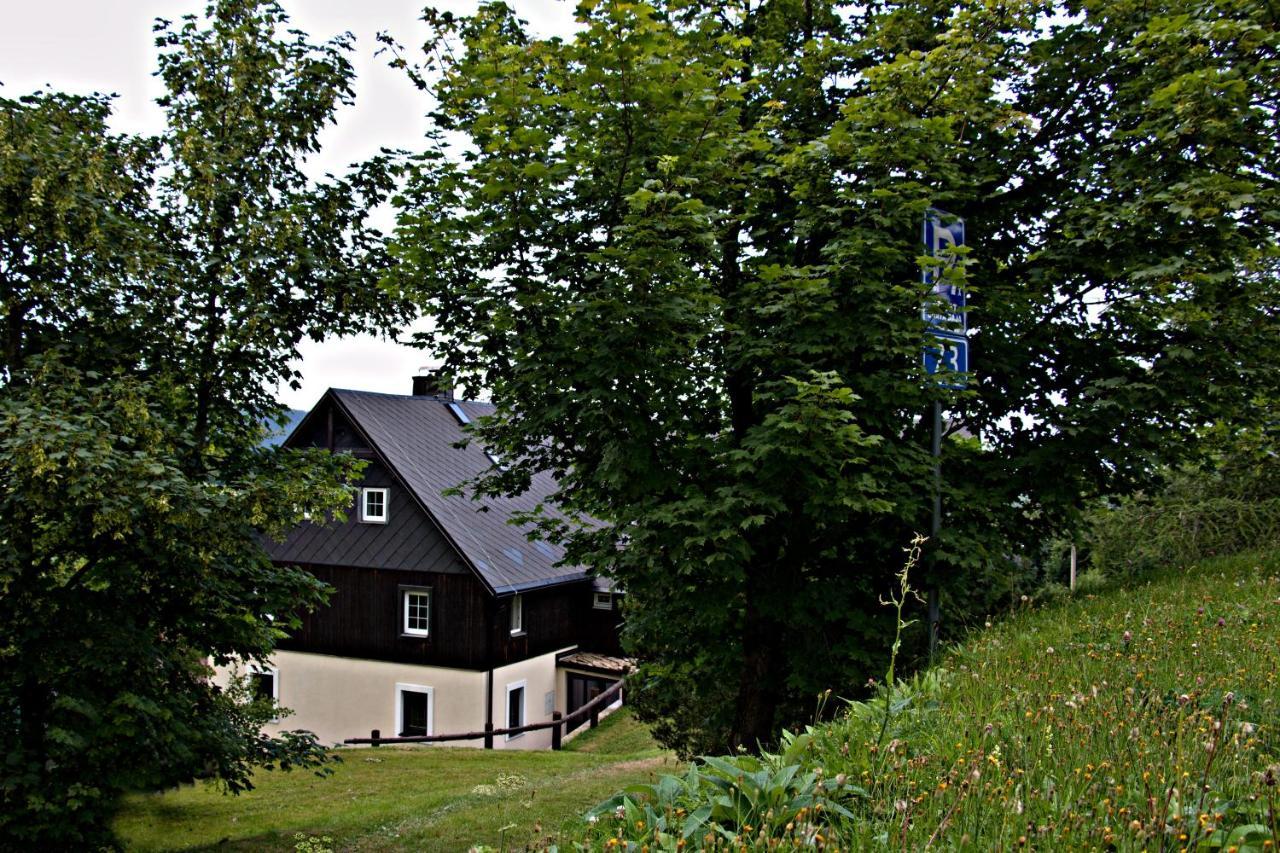 Chaloupka Slamenka Villa Loučná pod Klínovcem Kültér fotó